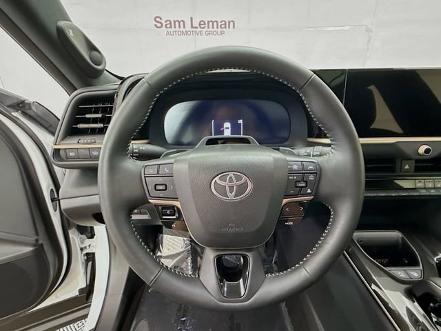 Used 2025 Toyota Crown Platinum image 11