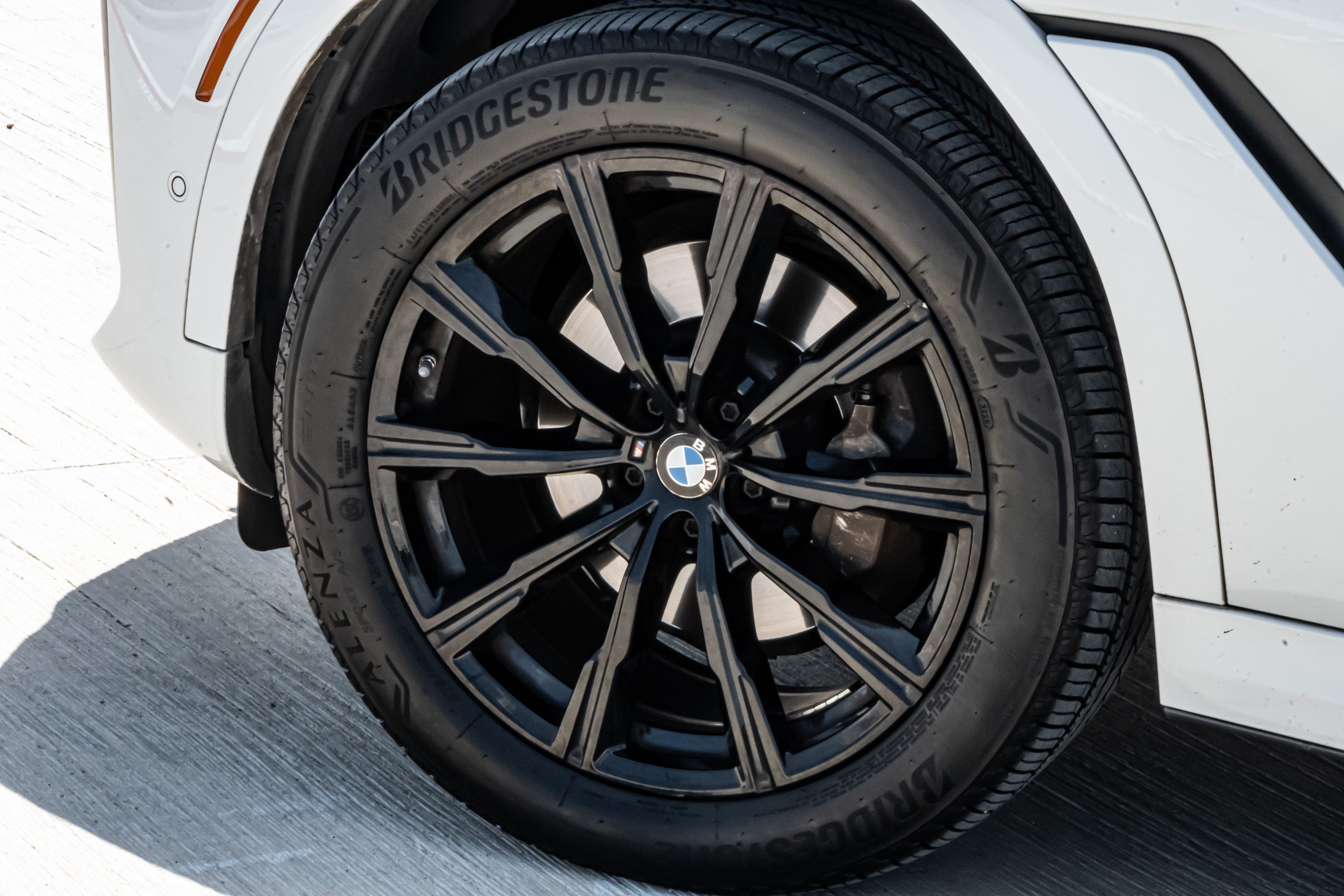 Used 2021 BMW X6 xDrive40i w/ M Sport Package AWD/4WD image 10