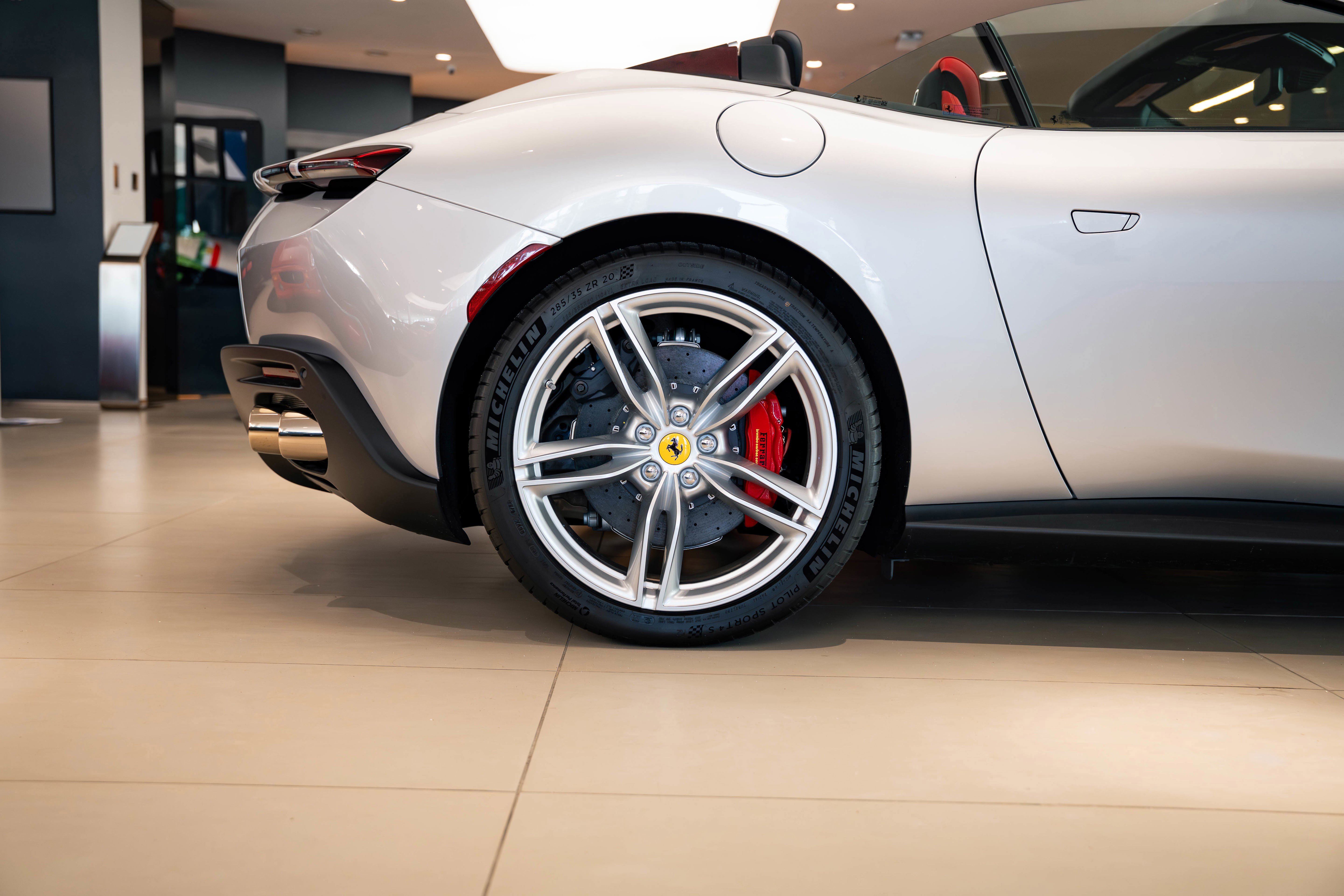 Used 2024 Ferrari Roma Spider image 46