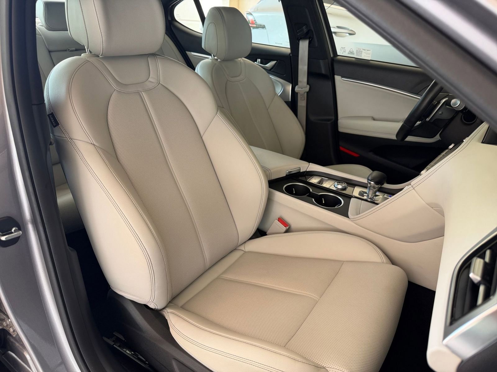 Used 2025 Genesis G70 2.5T AWD/4WD image 32