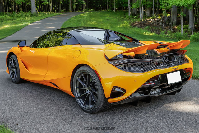 Used 2026 McLaren 750S Spider RWD image 6