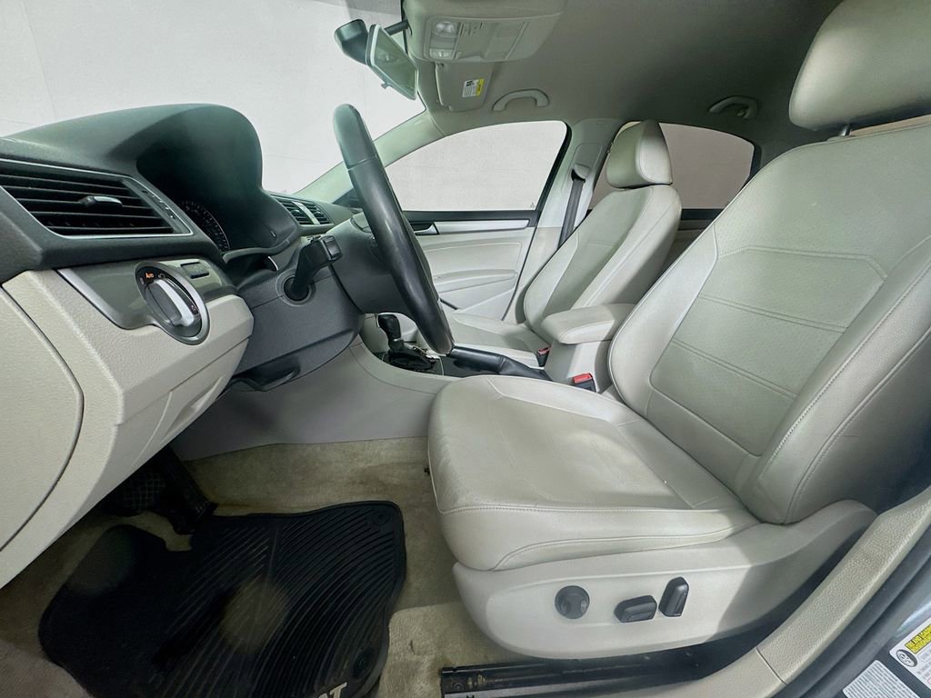 Used 2015 Volkswagen Passat 1.8T Limited Edition image 26