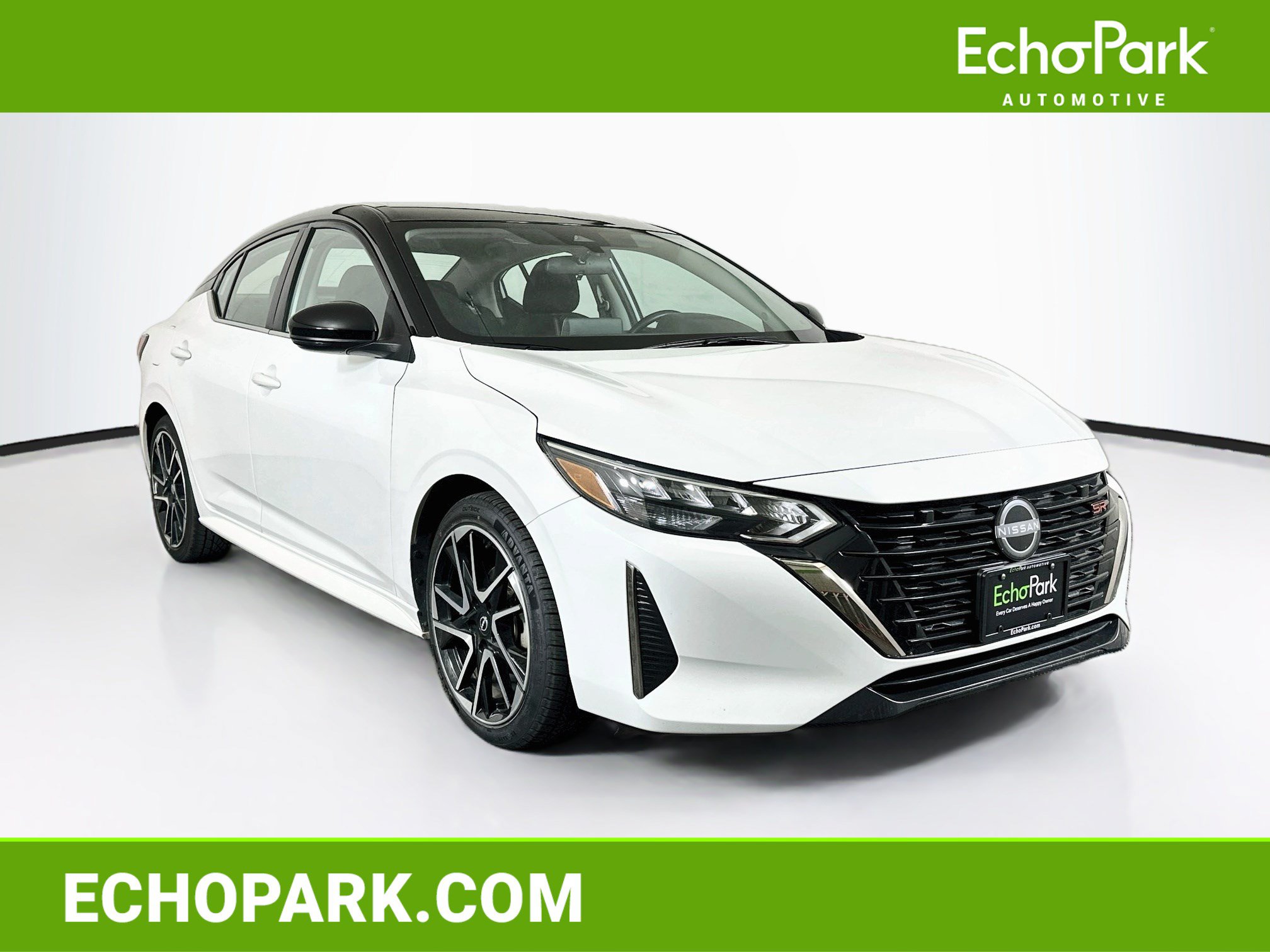 Used 2025 Nissan Sentra SR FWD image 1