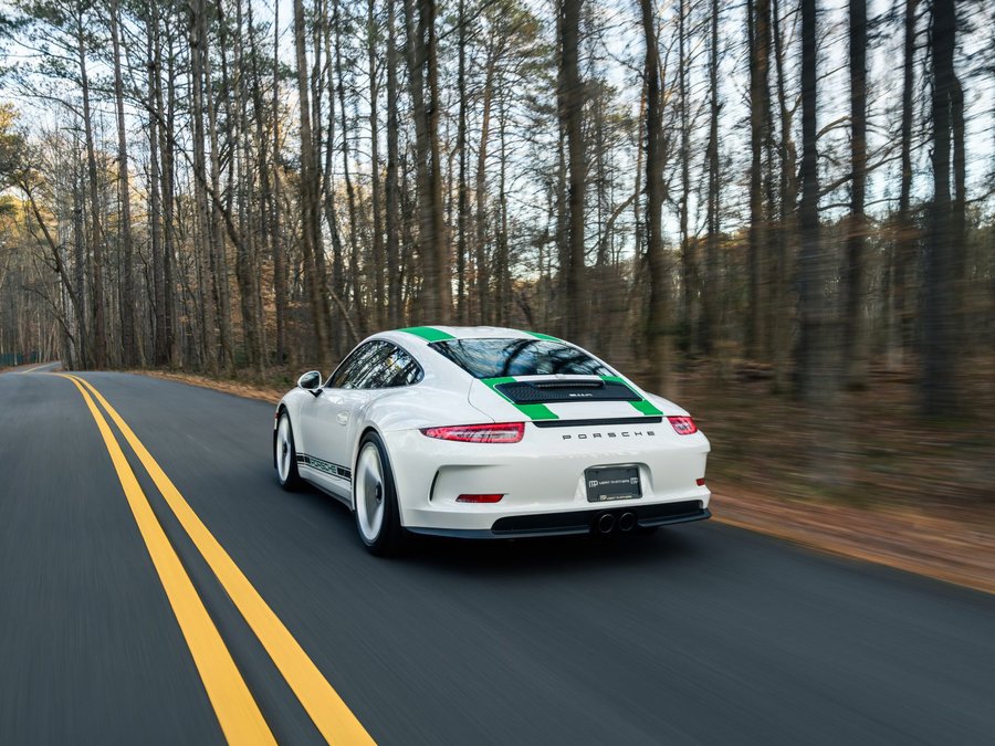 Used 2016 Porsche 911 R image 2