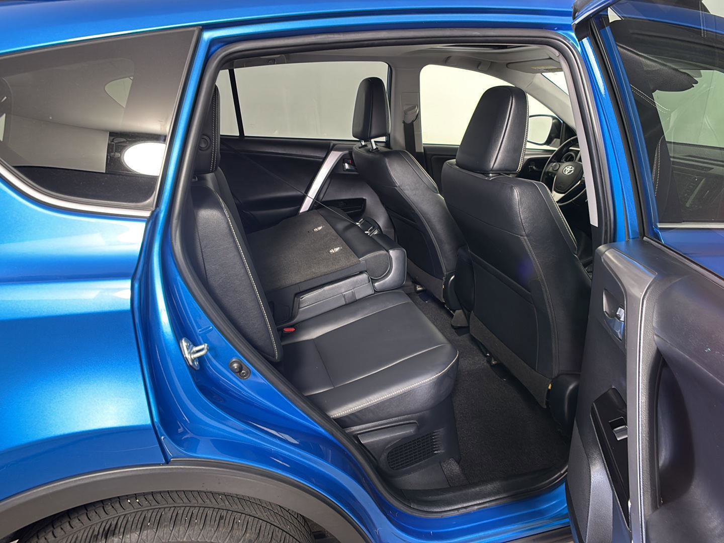 Used 2017 Toyota RAV4 Limited w/ Carpet Mat Package AWD/4WD image 16