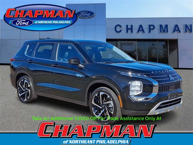 Used 2024 Mitsubishi Outlander SE image 1