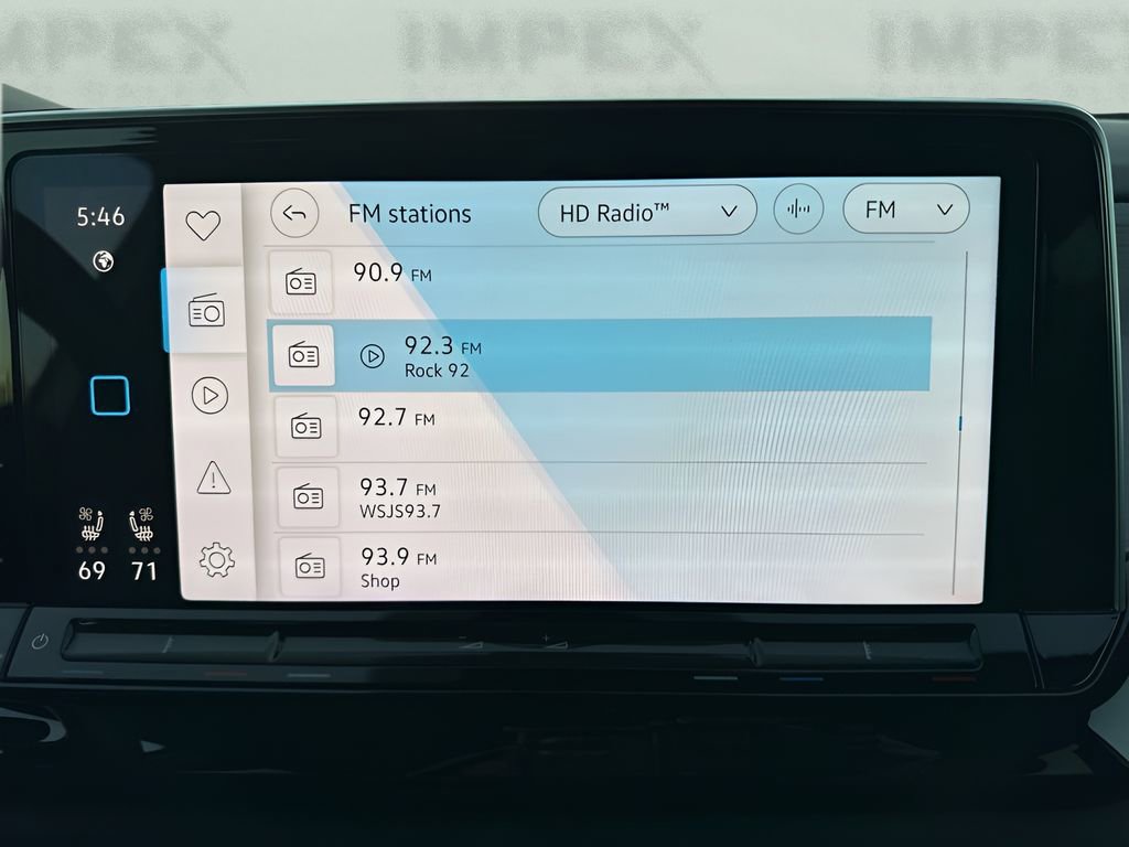 Used 2025 Volkswagen Atlas Cross Sport SE image 17