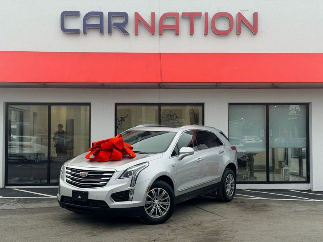 Used 2017 Cadillac XT5 Luxury w/ Driver Awareness Package AWD/4WD image 2