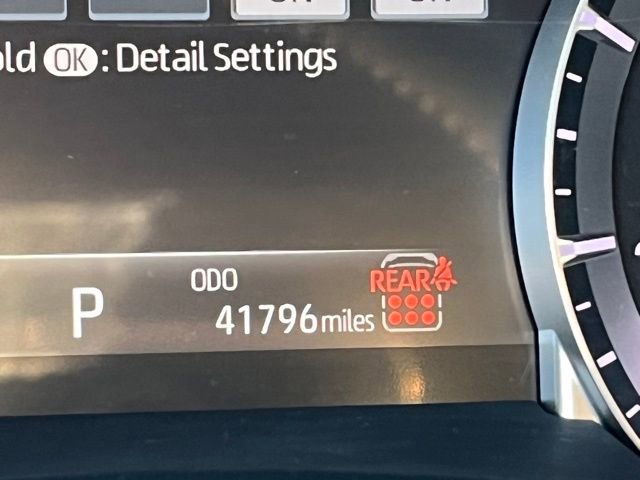 Used 2024 Toyota Highlander LE AWD/4WD image 36