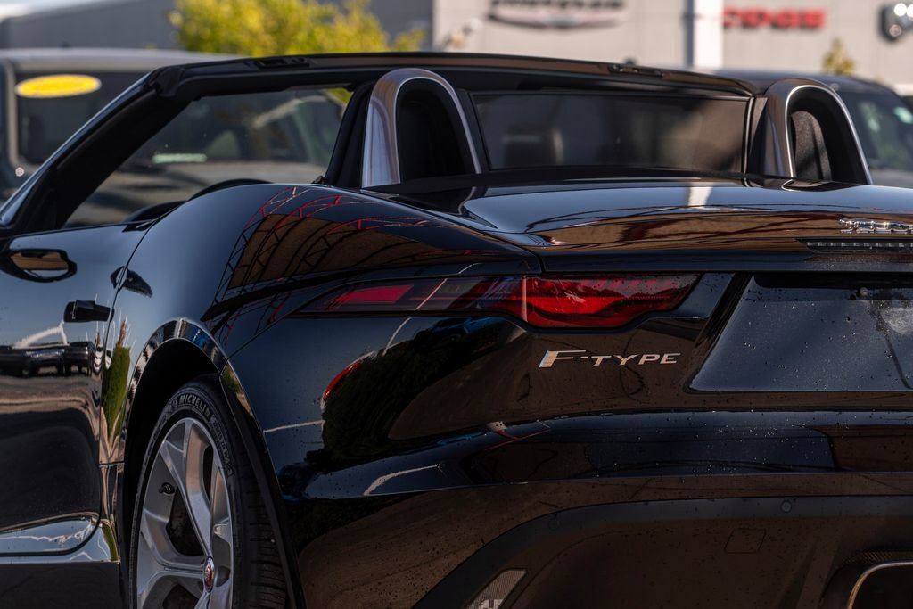 Used 2021 Jaguar F-TYPE Convertible image 15