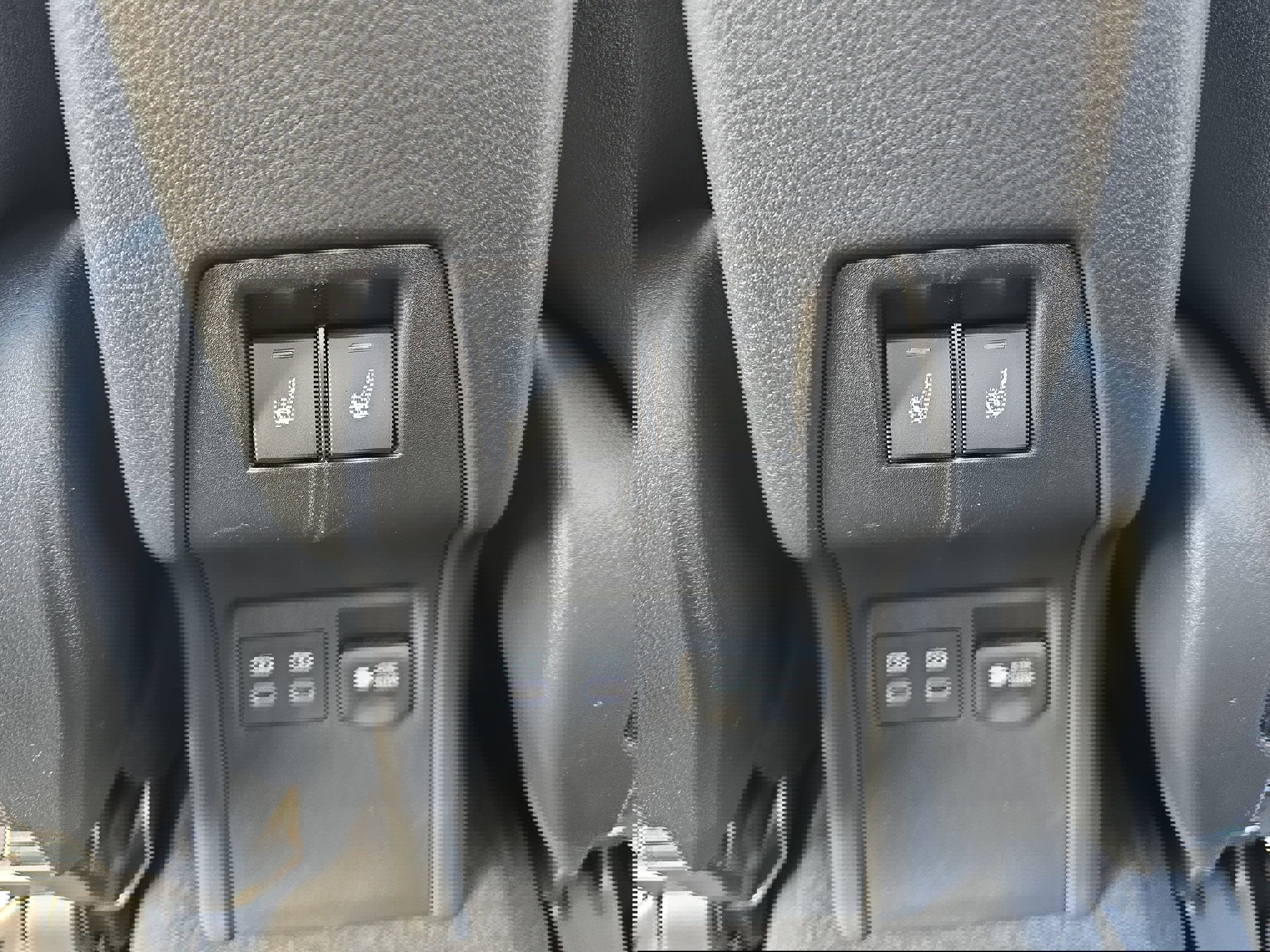 Used 2024 Toyota Prius Prime Premium image 15