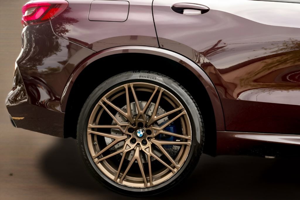 Used 2021 BMW X5 M AWD/4WD image 11