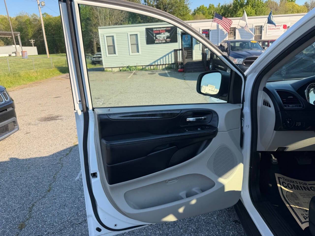 Used 2015 Dodge Grand Caravan American Value Package image 9