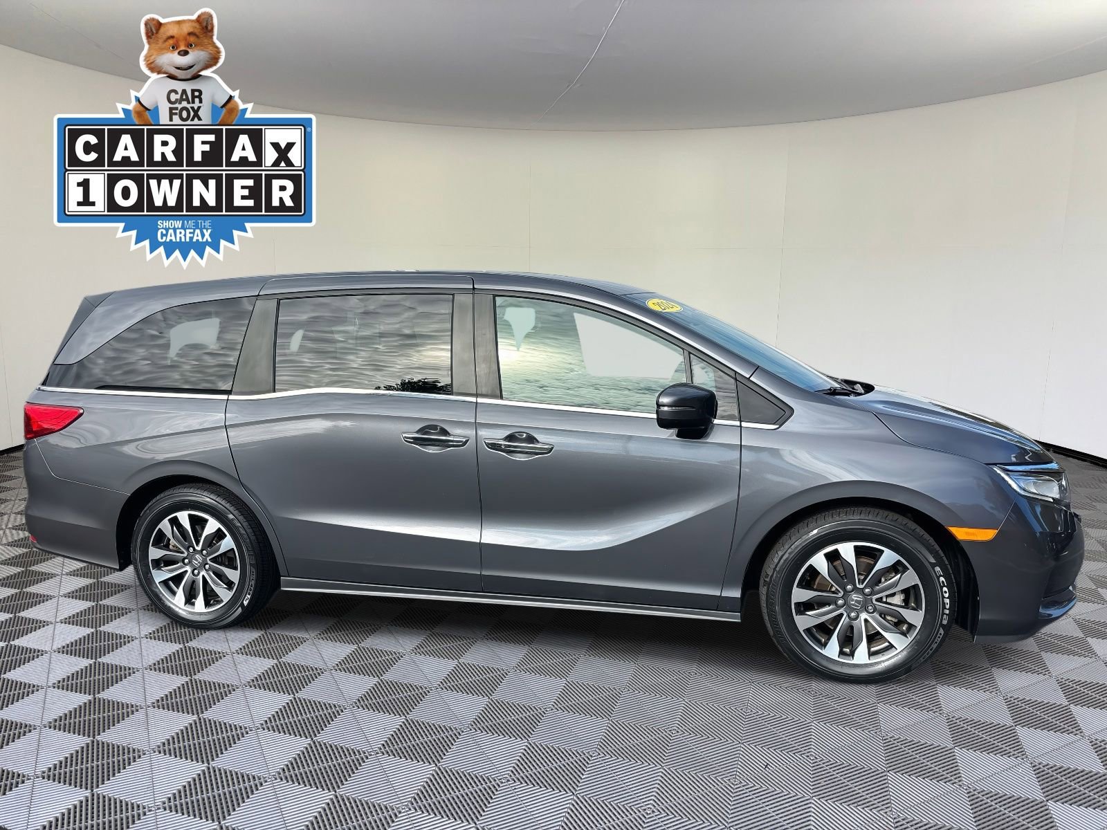 Certified 2024 Honda Odyssey EX-L image 2