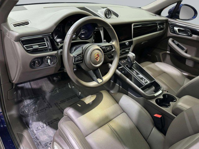 Used 2024 Porsche Macan image 30
