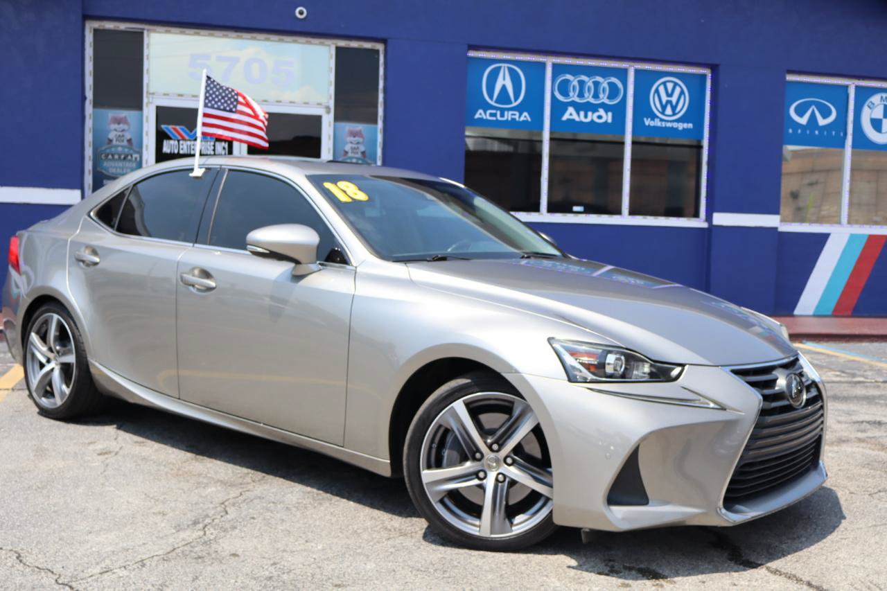 Used 2018 Lexus IS 300 w/ Premium Package RWD image 3