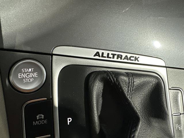 Used 2017 Volkswagen Golf SE image 26