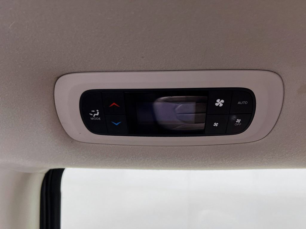Used 2019 Chrysler Pacifica Touring-L w/ Advanced Safetytec Group FWD image 36