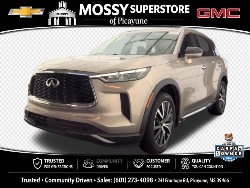 Used 2023 INFINITI QX60 Sensory w/ Cargo Package FWD image 1