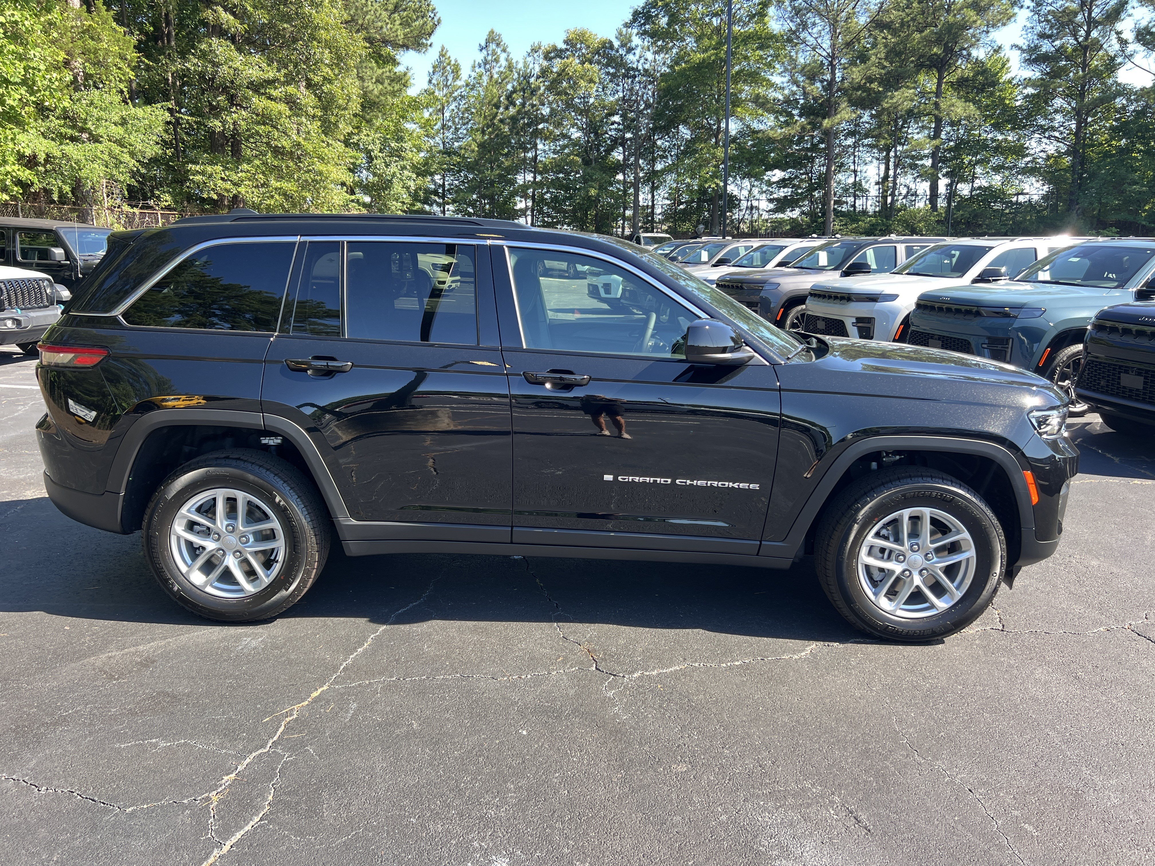 New 2026 Jeep Grand Cherokee Laredo X RWD image 9