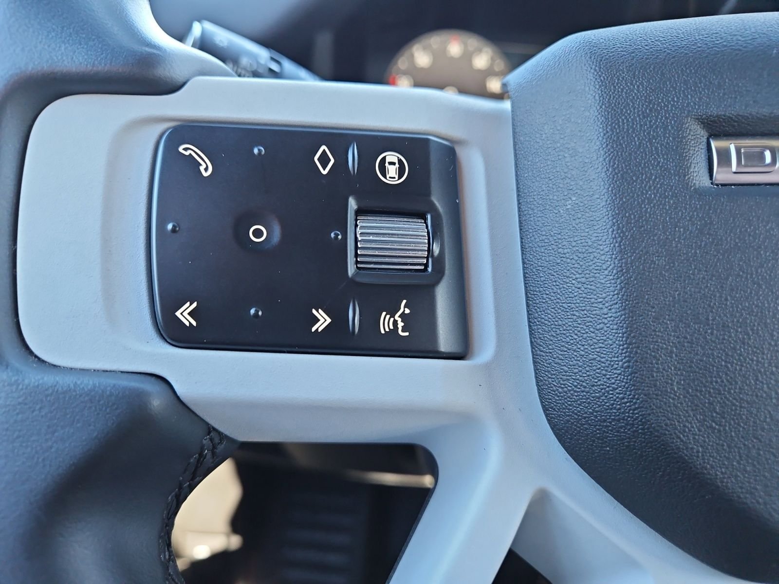 Used 2025 Land Rover Defender 110 S AWD/4WD image 24