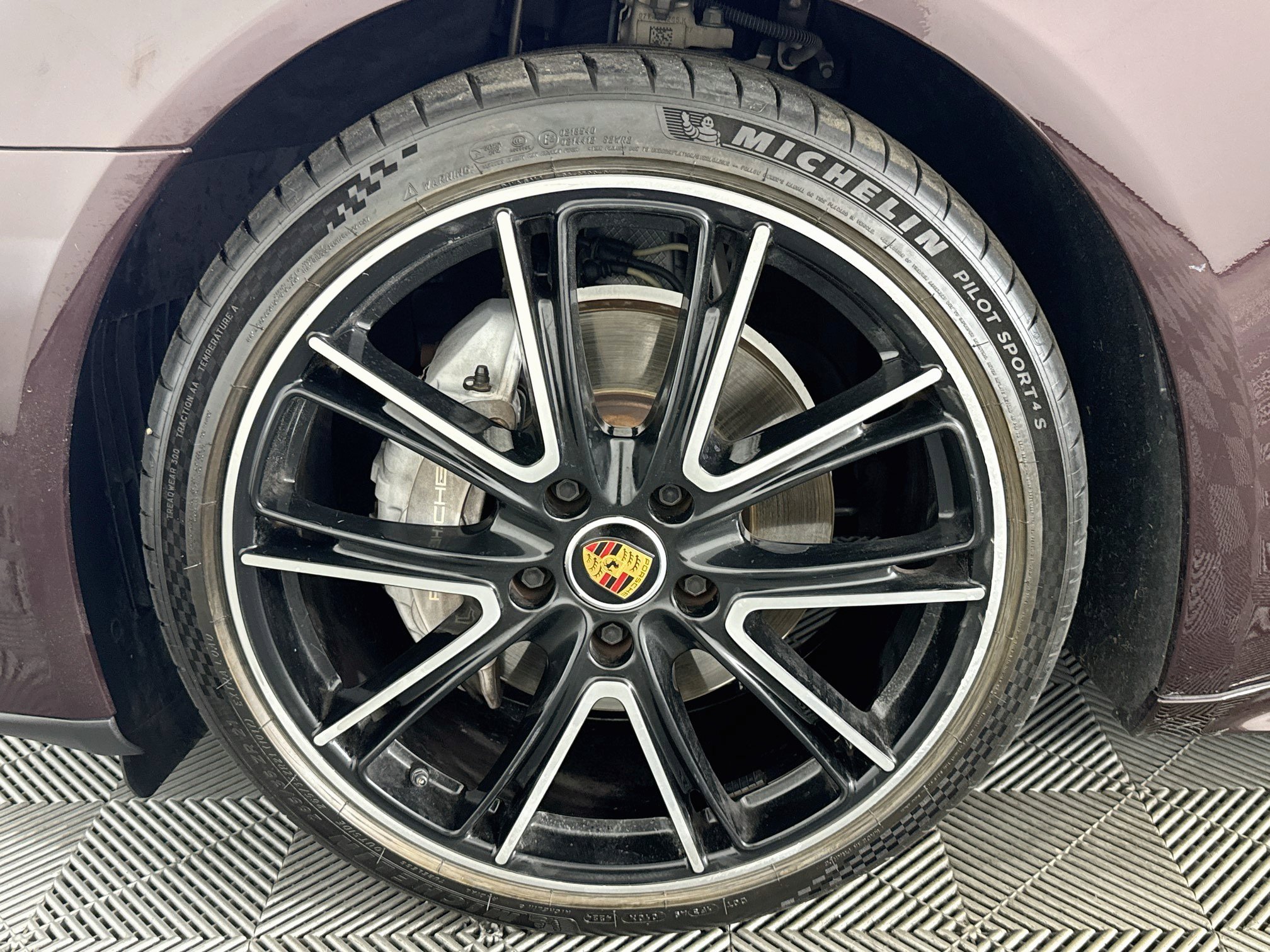 Used 2023 Porsche Panamera Platinum Edition w/ Sport Chrono Package RWD image 35