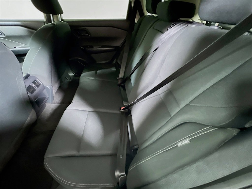 Used 2024 Nissan Rogue S image 22