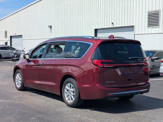 Used 2021 Chrysler Pacifica Touring-L w/ Premium & Safety Sphere Group FWD image 7