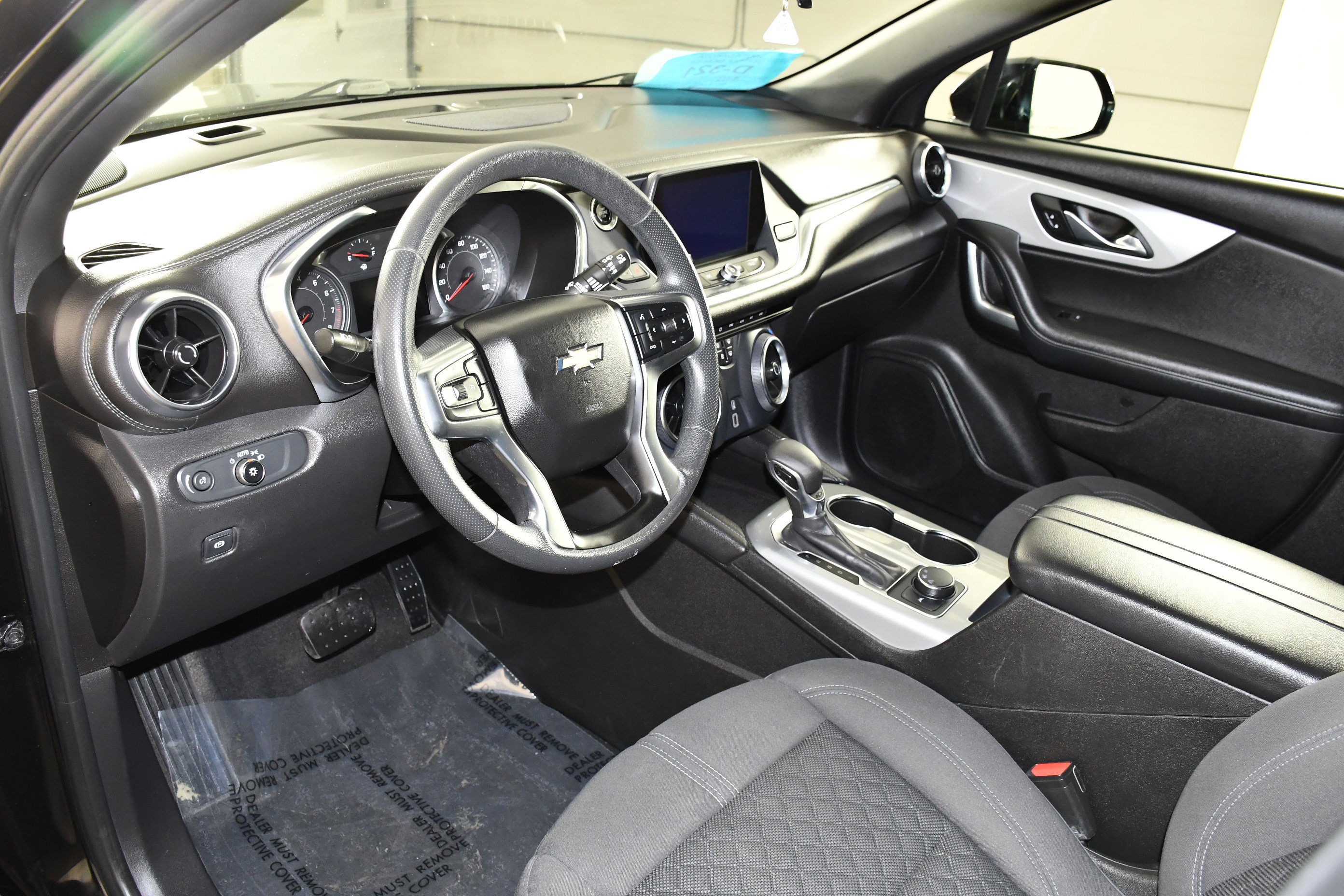 Used 2021 Chevrolet Blazer LT FWD image 2