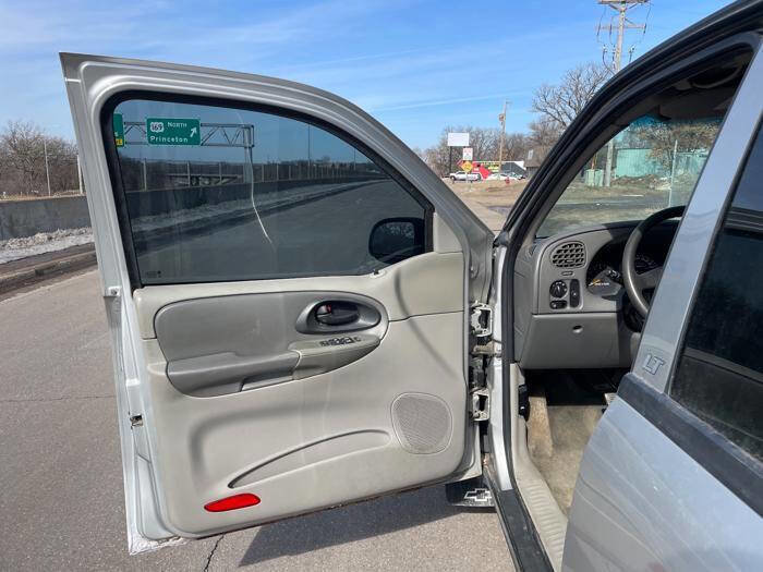 Used 2004 Chevrolet TrailBlazer LT image 24