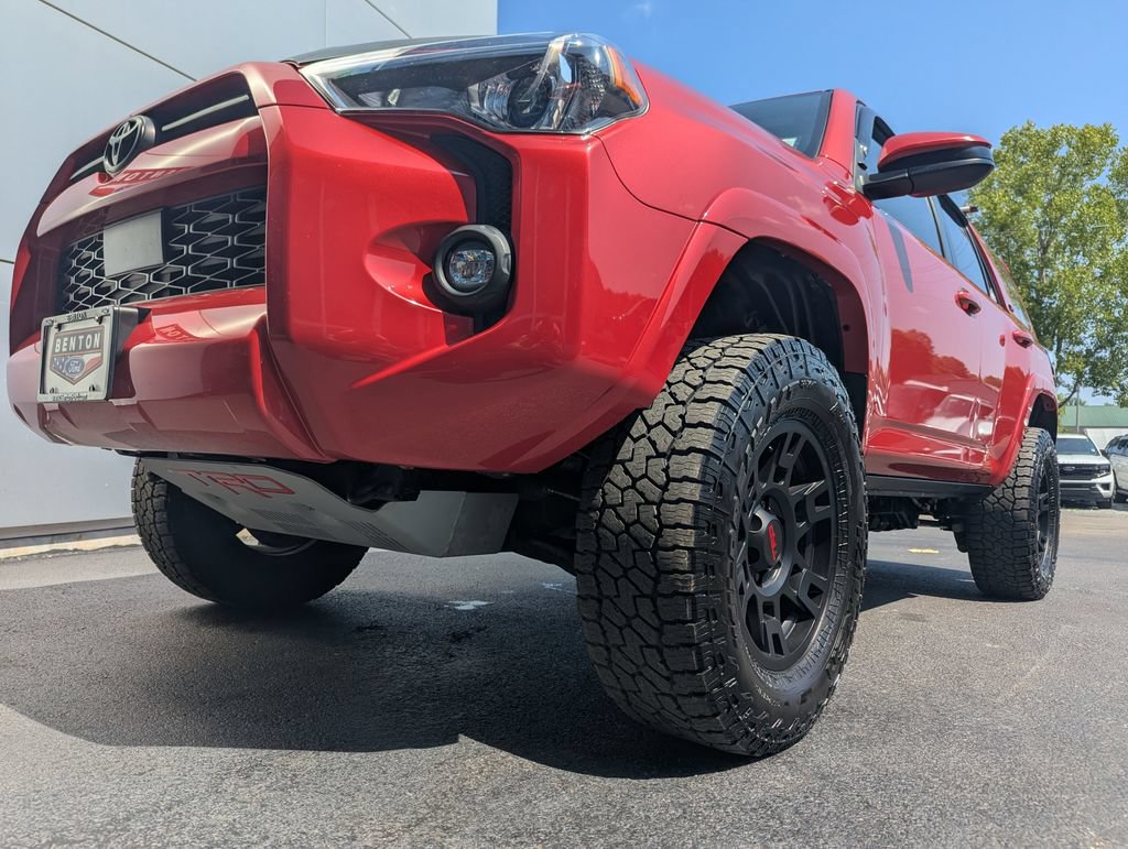Used 2023 Toyota 4Runner SR5 AWD/4WD image 9
