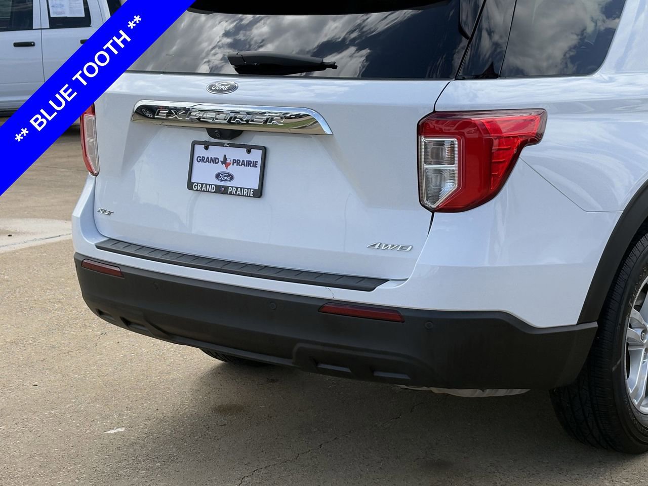 Used 2023 Ford Explorer XLT image 8