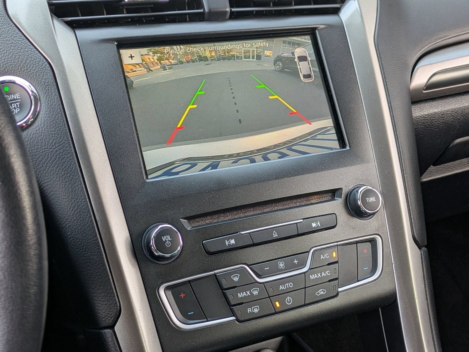 Used 2017 Ford Fusion SE w/ Equipment Group 201A FWD image 26