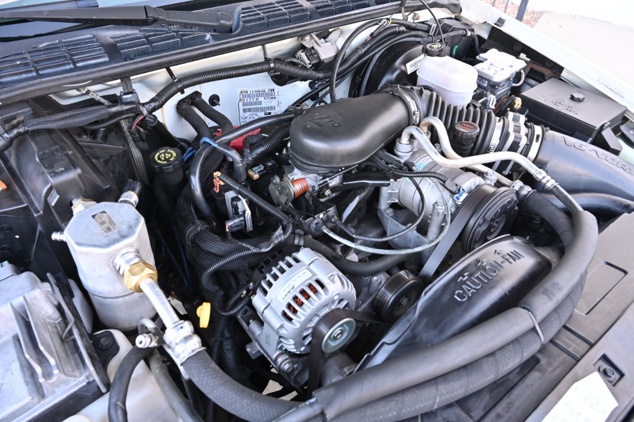 Used 2002 Chevrolet Blazer LS w/ Preferred Equipment Group AWD/4WD image 26