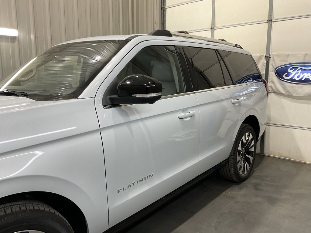 New 2025 Ford Expedition Platinum image 5