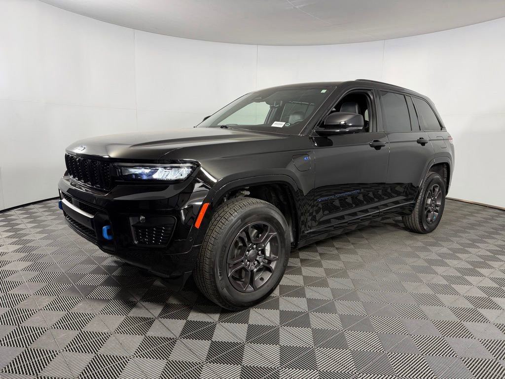 Used 2025 Jeep Grand Cherokee Limited 4xe image 3