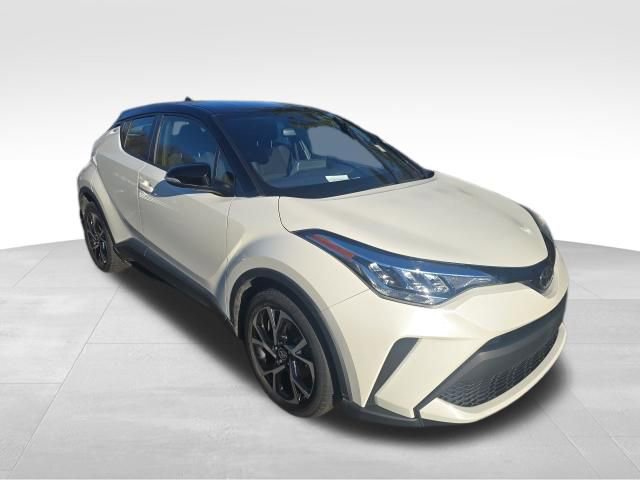 Used 2020 Toyota C-HR XLE image 2