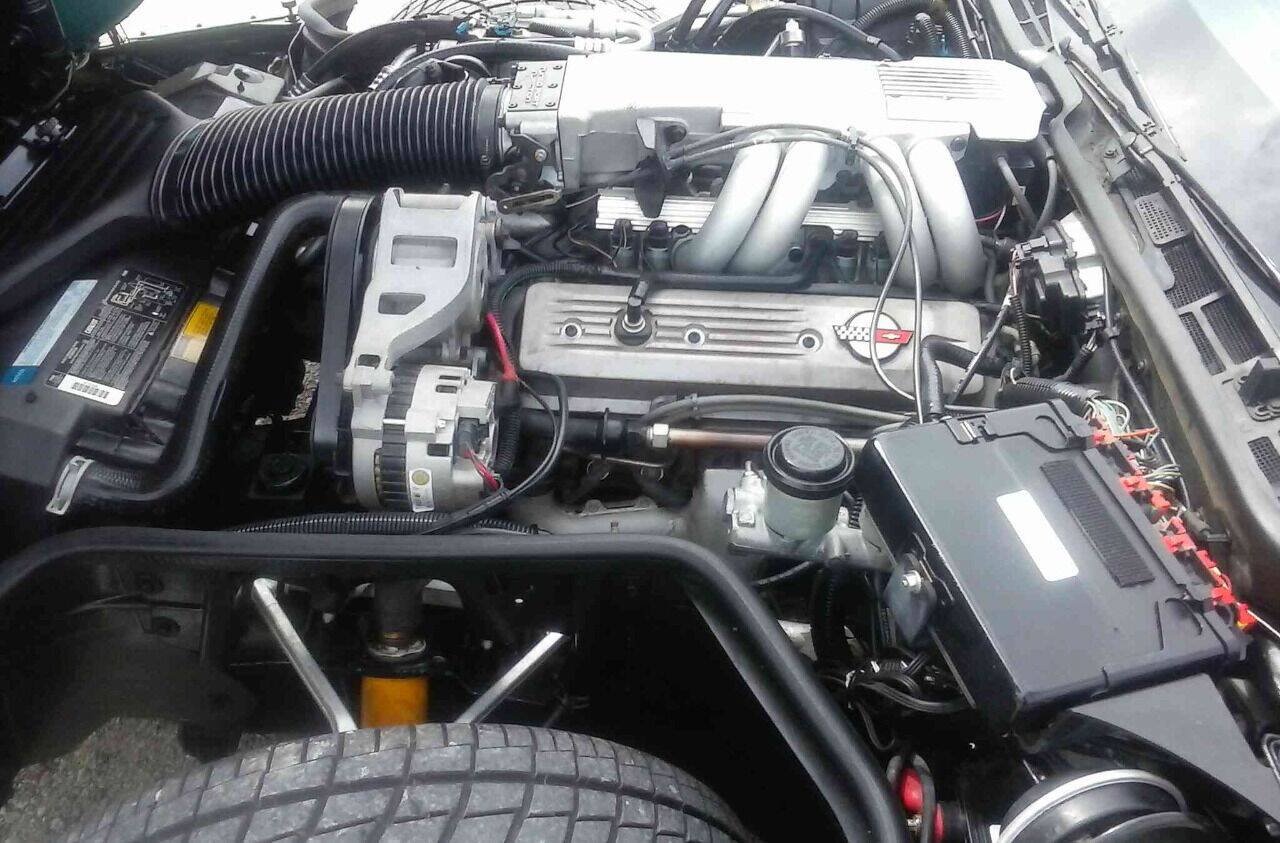 Used 1990 Chevrolet Corvette Convertible RWD image 18