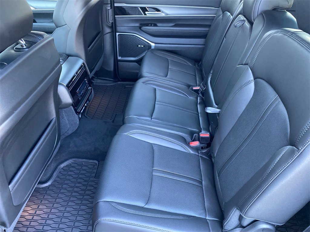 New 2025 Jeep Wagoneer L 4WD w/ Convenience Group I image 11