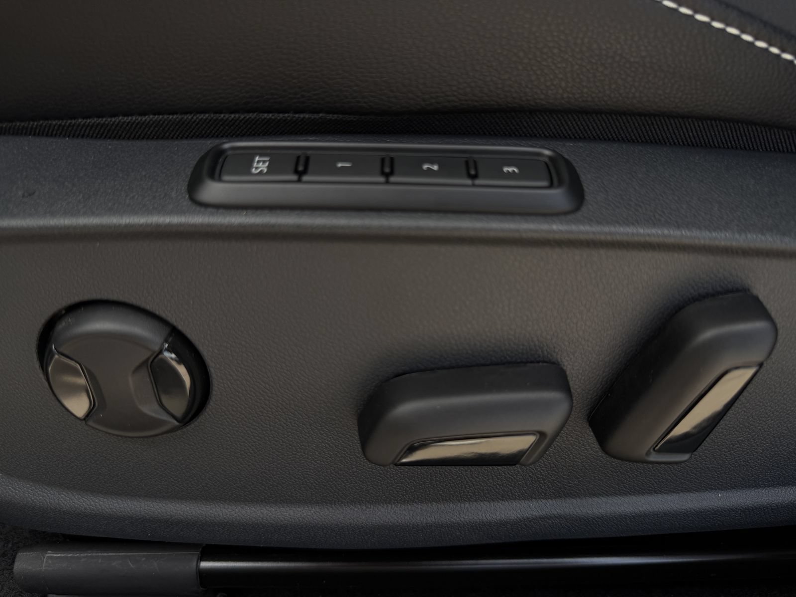 New 2026 Volkswagen Jetta SEL FWD image 26