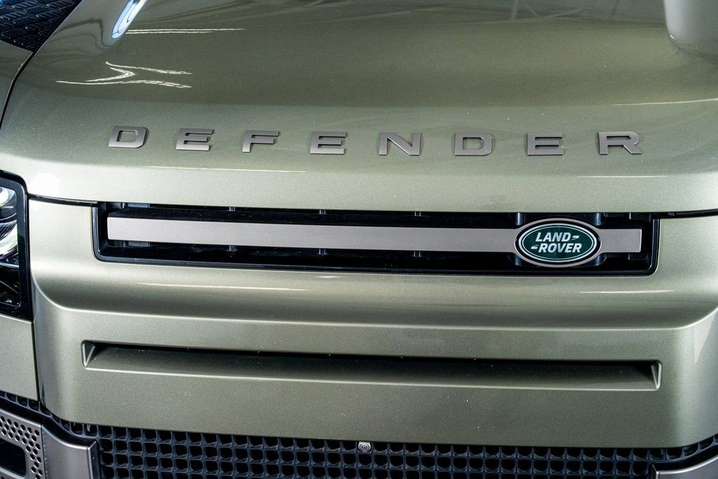 Used 2021 Land Rover Defender 110 X-Dynamic HSE image 16