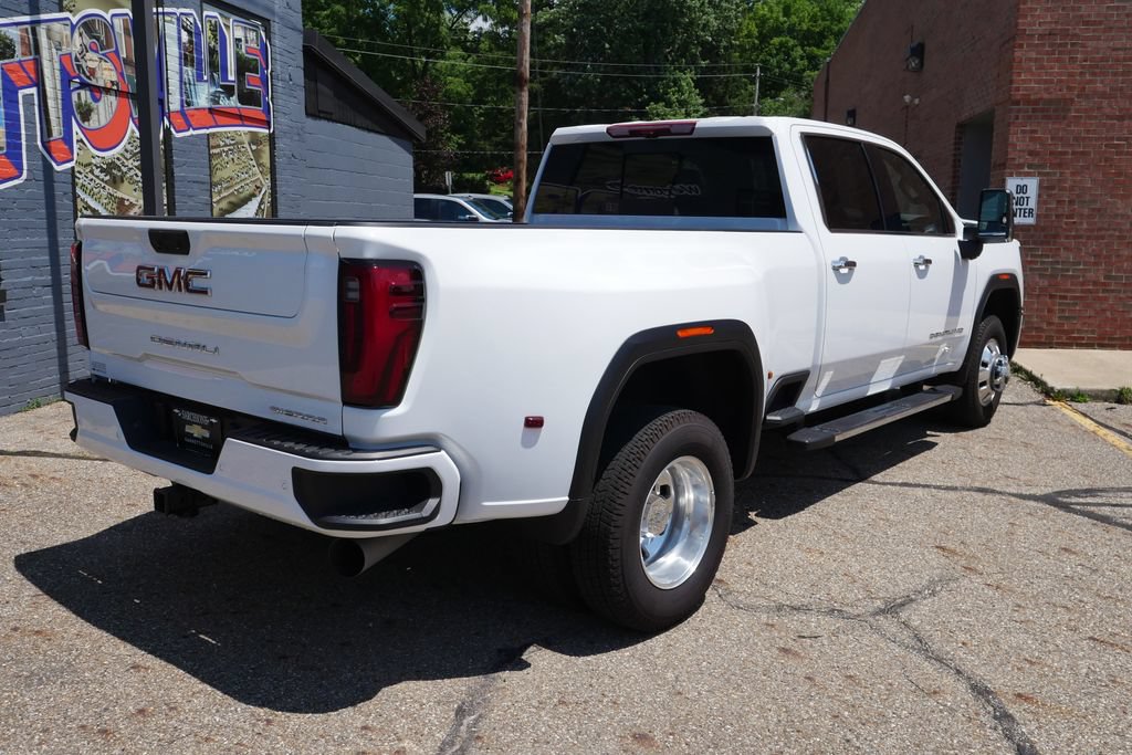 Used 2026 GMC Sierra 3500 Denali w/ Denali Reserve Package AWD/4WD image 5