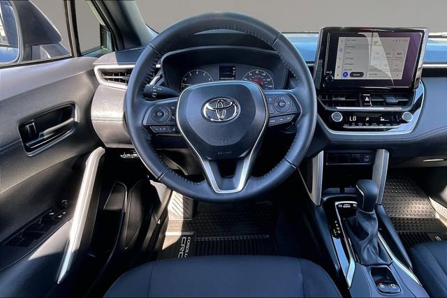 Used 2024 Toyota Corolla Cross SE image 8