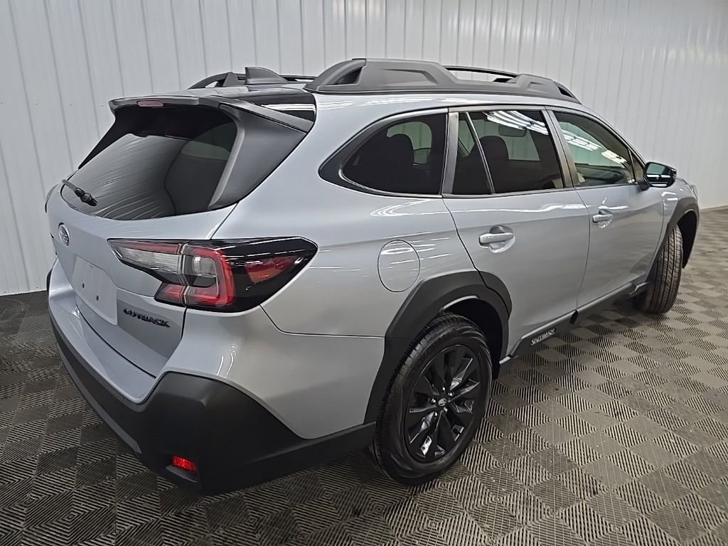 Used 2023 Subaru Outback Onyx Edition image 10