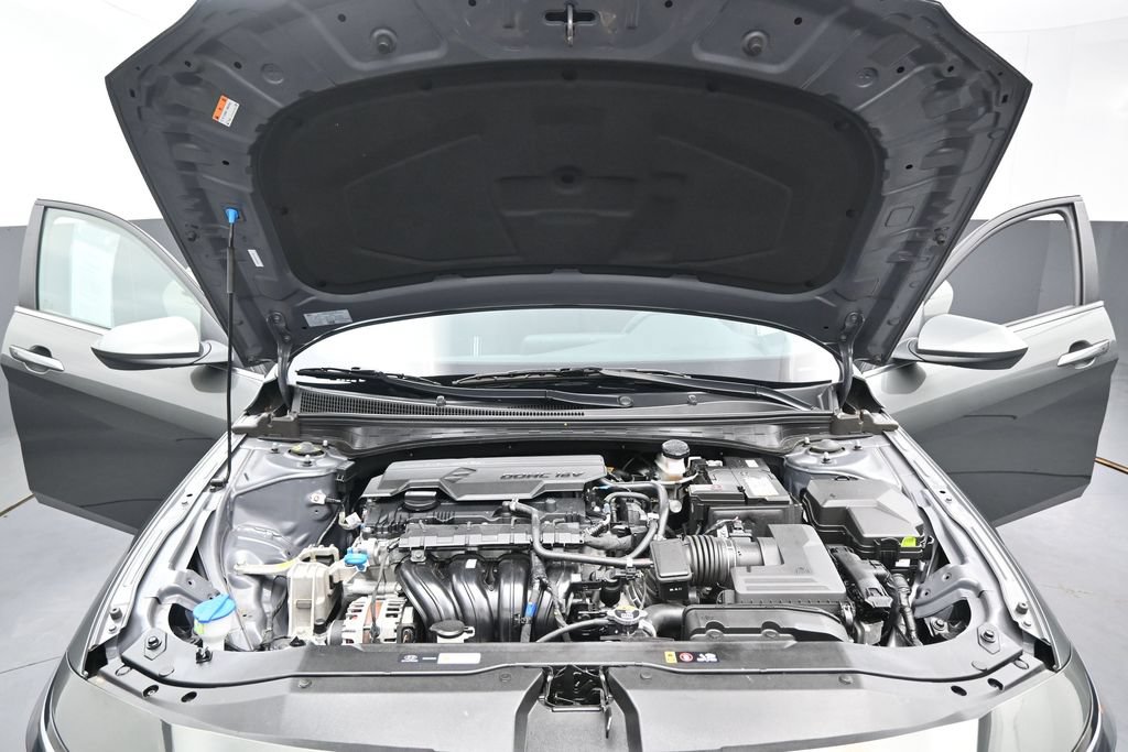 Used 2025 Hyundai Elantra SEL FWD image 33