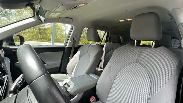 Used 2020 Toyota Highlander LE AWD/4WD image 19