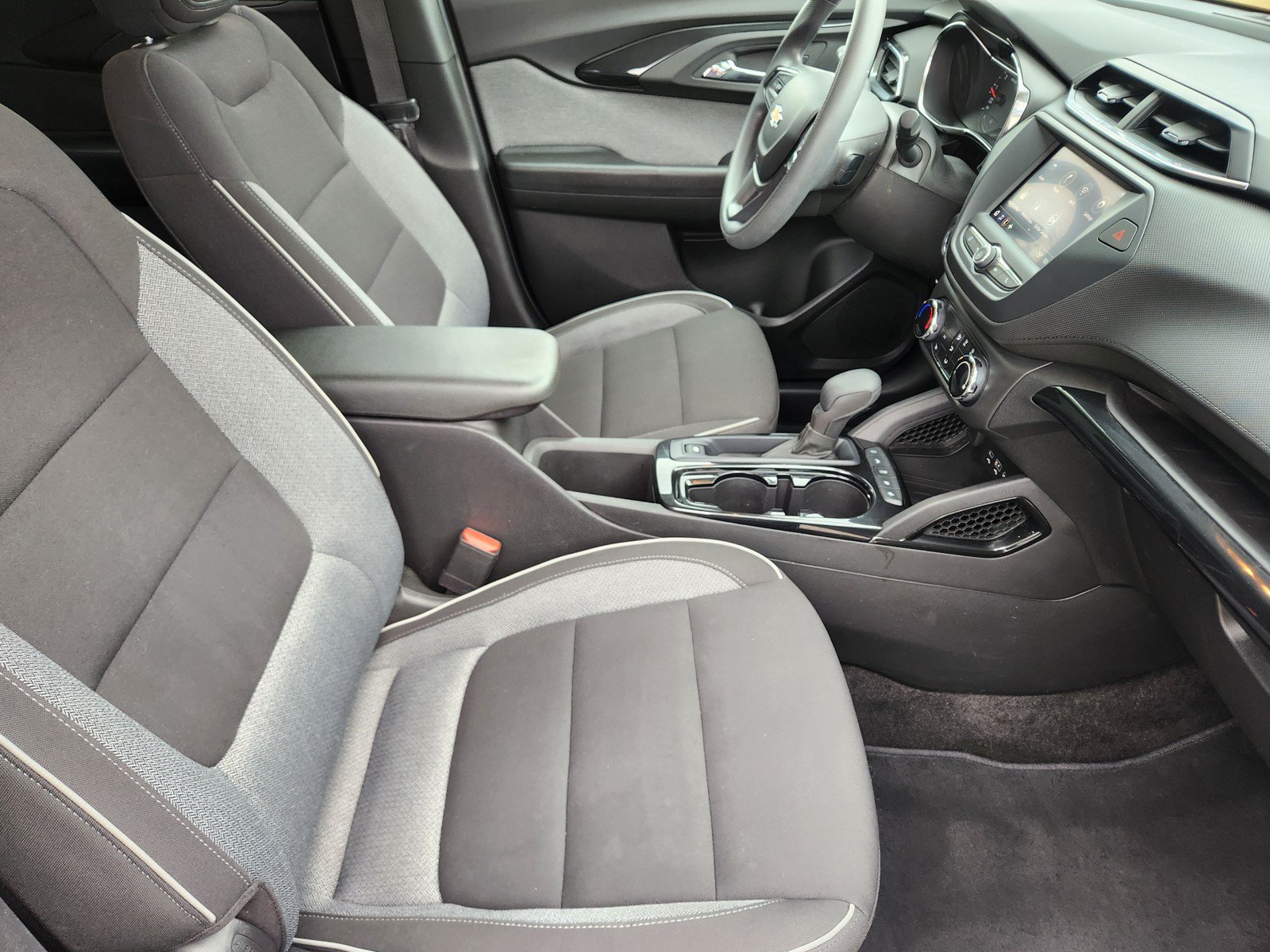 Used 2023 Chevrolet TrailBlazer LT FWD image 11