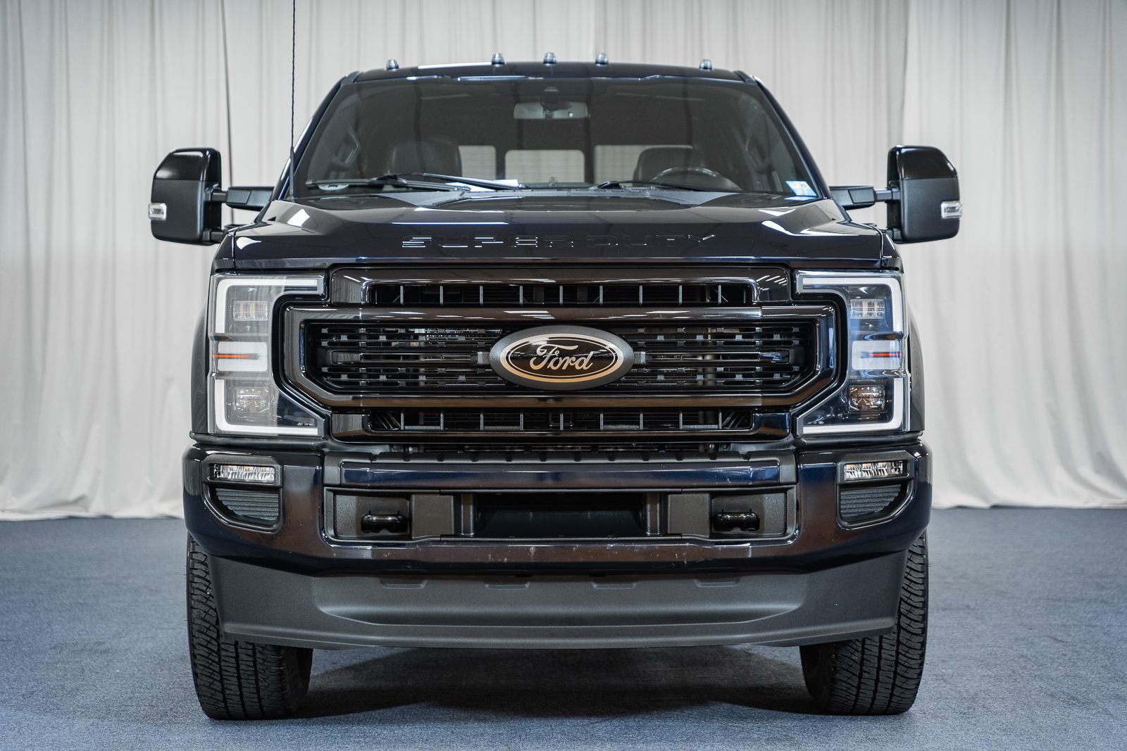 Used 2022 Ford F250 Lariat w/ Black Appearance Pkg image 2