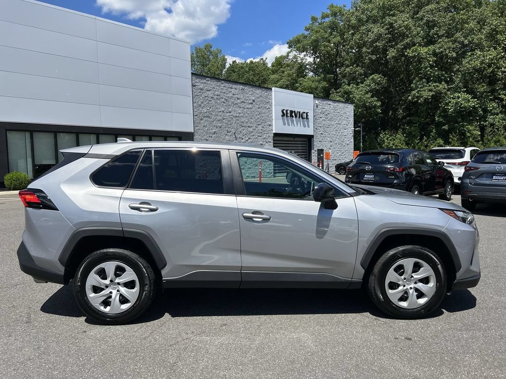 Used 2023 Toyota RAV4 LE AWD/4WD image 9