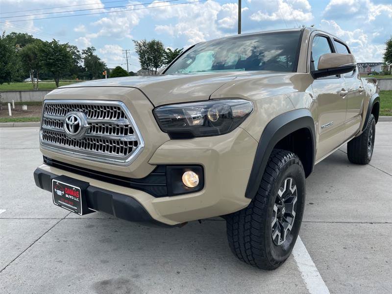 Used 2017 Toyota Tacoma TRD Off-Road w/ Tow Package (A/T) AWD/4WD image 52